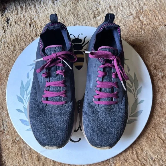 Brooks Ricochet Sneaker 9.5 1202921B018 Running Shoes Black, Burgundy. - Picture 11 of 17